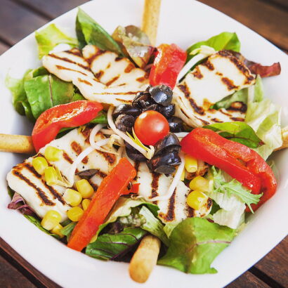 HELLİM PEYNİRLİ SALATA