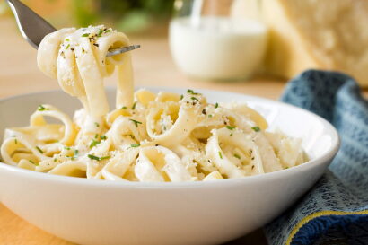 TAVUKLU FETTUCCINE ALFREDO